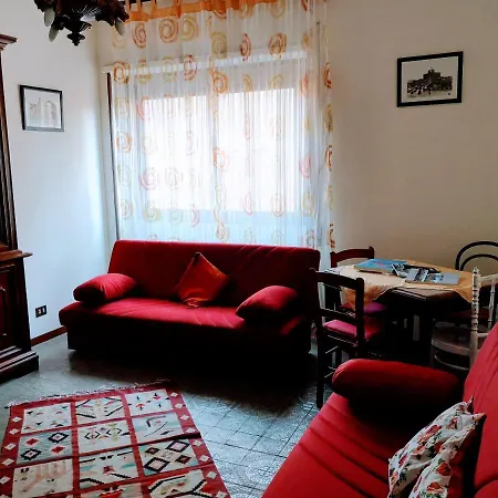 A Casa Di Elda, 5 Minuti Dal Mare Apartment *