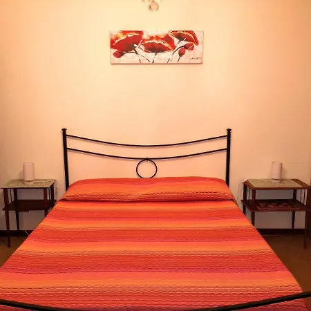 A Casa Di Elda, 5 Minuti Dal Mare Apartment